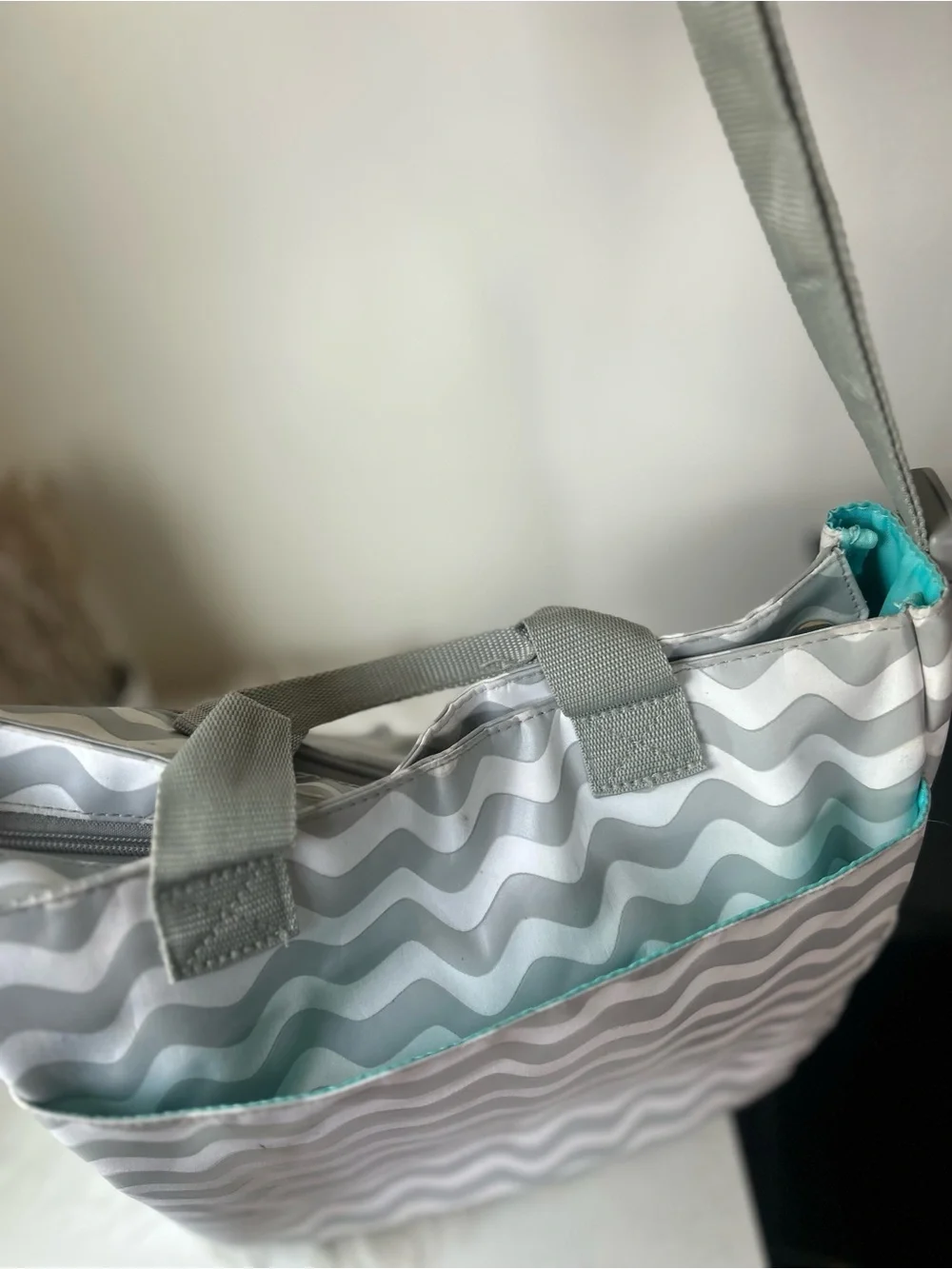 Lename Gray Wave-Pattern Tote Bag